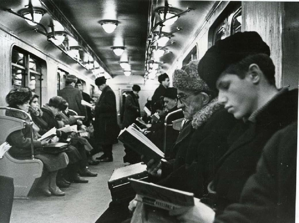 When was the last time you read a book? - My, People, Emotions, Books, Thoughts, Metro, Moscow Metro, Time, Observation, Reading, Truth, the USSR, Memories, Reality, Пассажиры, Reasoning, Audiobooks