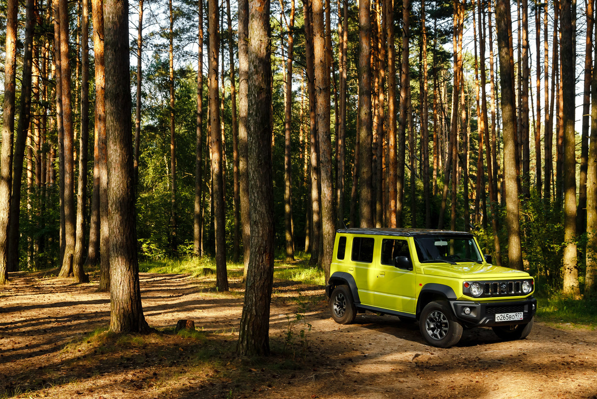 Why five doors won't help Suzuki Jimny anymore. Will a long wheelbase turn a toy car into a full-fledged car? - Auto, Technics, Test, Suzuki, SUV, Car history, GIF, Longpost