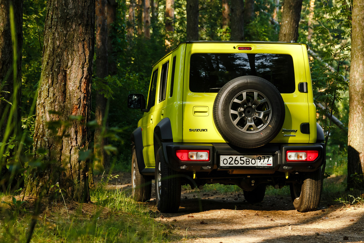 Why five doors won't help Suzuki Jimny anymore. Will a long wheelbase turn a toy car into a full-fledged car? - Auto, Technics, Test, Suzuki, SUV, Car history, GIF, Longpost