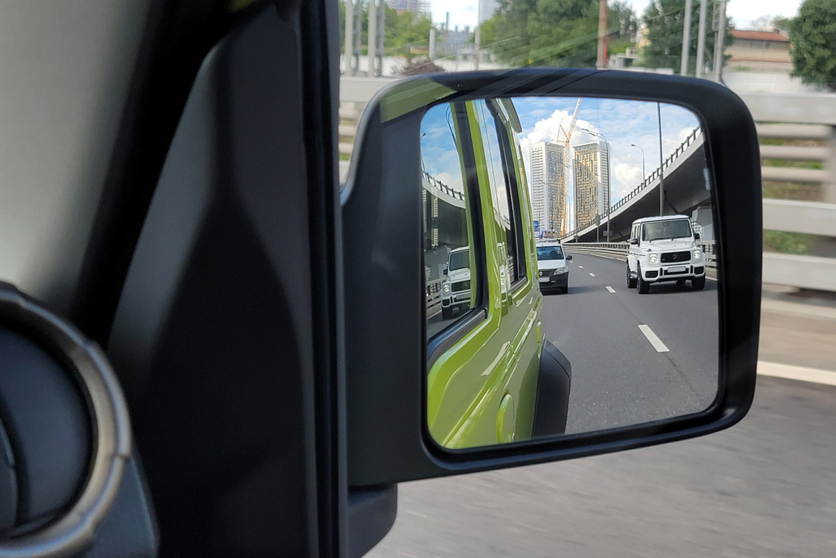 Почему пять дверей уже не помогут Suzuki Jimny. Превратит ли длинная база машину-игрушку в полноценный автомобиль? - Авто, Техника, Тест, Suzuki, Внедорожник, История автомобилей, Гифка, Длиннопост