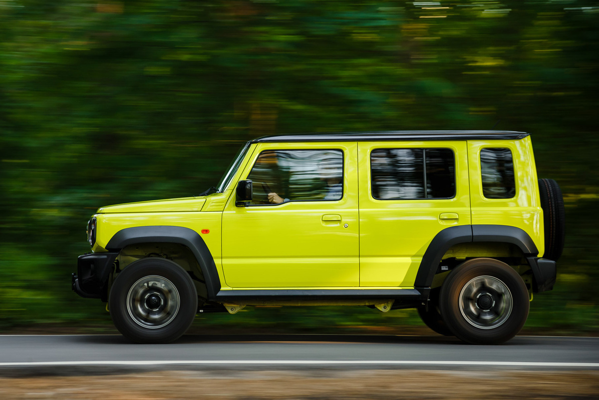 Why five doors won't help Suzuki Jimny anymore. Will a long wheelbase turn a toy car into a full-fledged car? - Auto, Technics, Test, Suzuki, SUV, Car history, GIF, Longpost