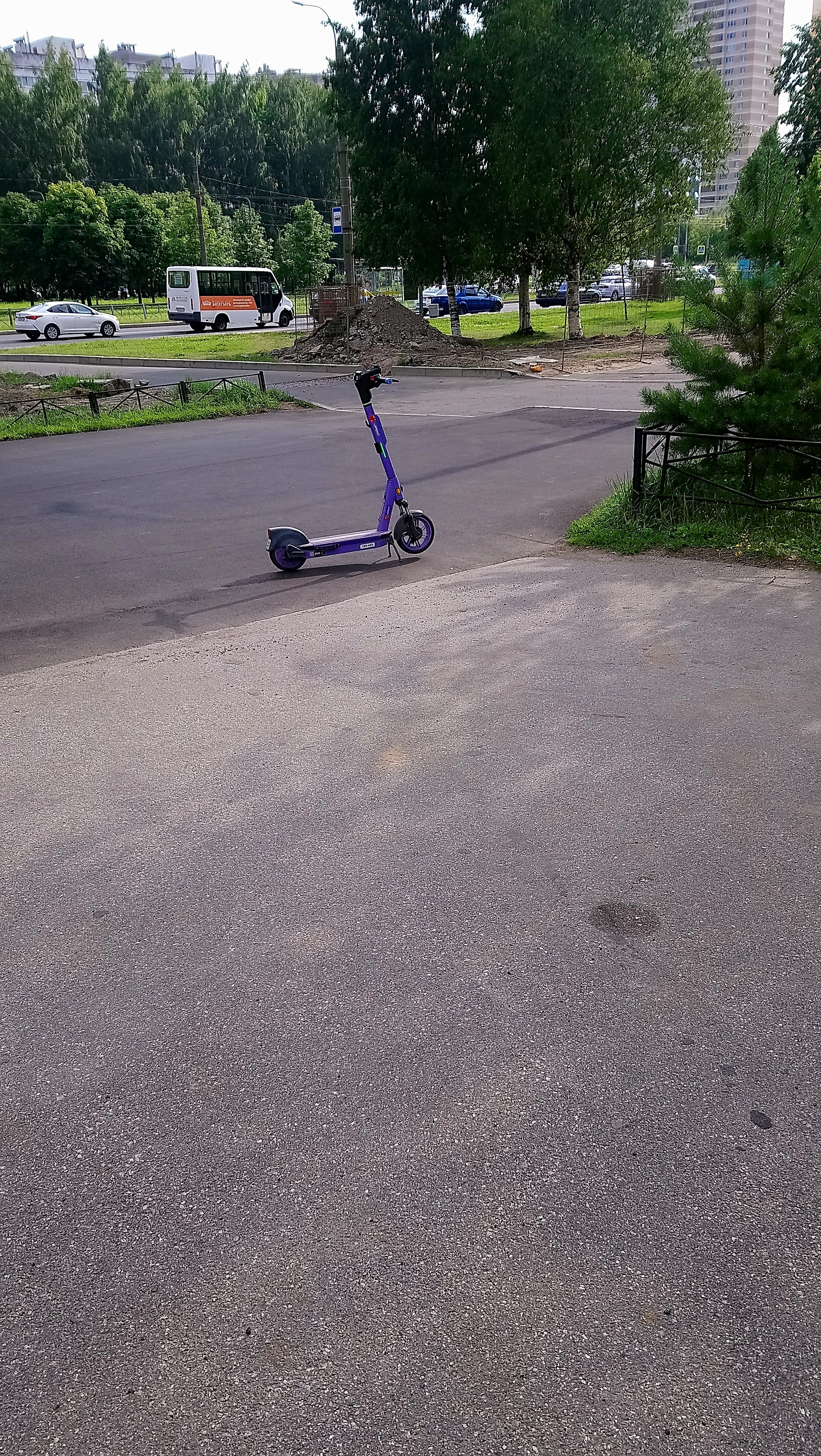 Electric scooter parking in St. Petersburg... - My, Stupidity, Infuriates, Saint Petersburg, Scooters, Longpost