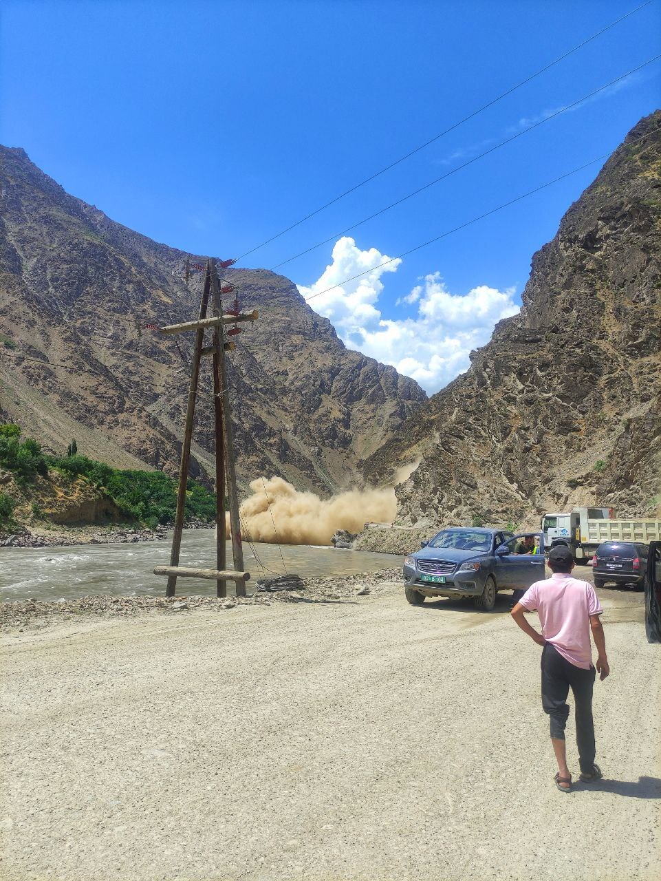 Across the entire Pamirs and Central Asia by bike! 3500 km + Day 24. Still on the road - My, A bike, Mountain tourism, Camping, Travels, Hike, Asia, middle Asia, Central Asia, Tajikistan, Pamir, Afghanistan, The rocks, Туристы, Summer, Leisure, Relaxation, Vacation, Bike trip, Longpost