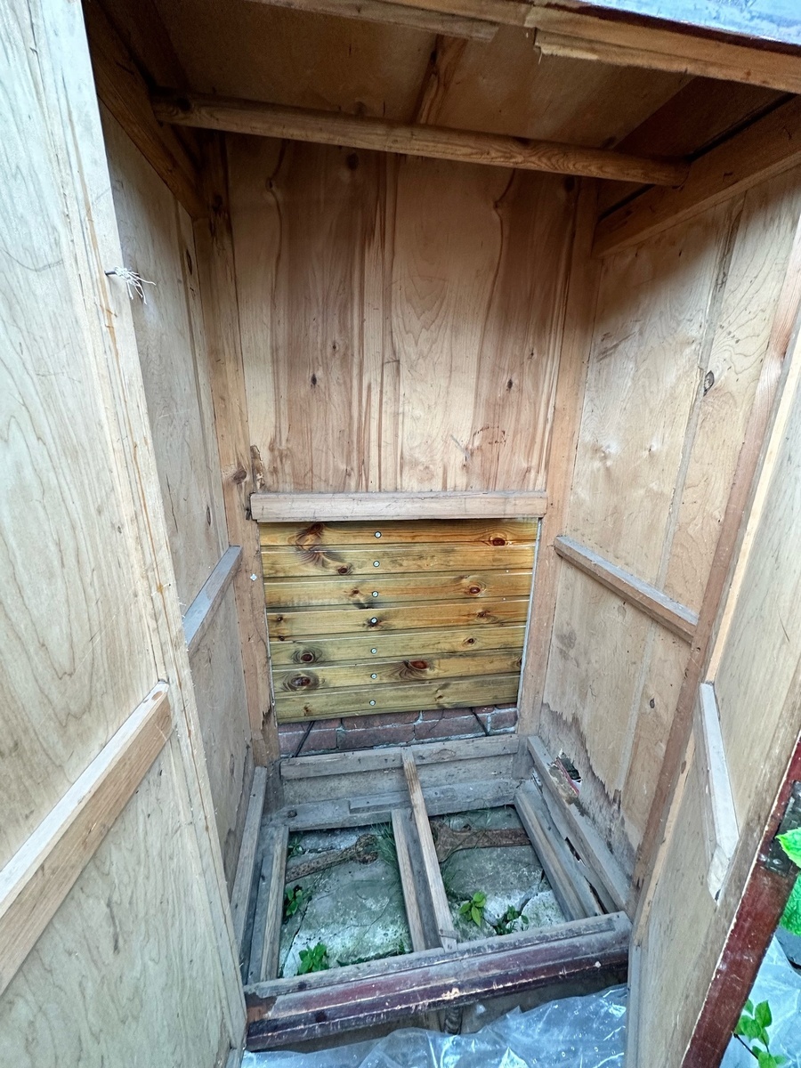 Took an antique cabinet that should have ended up in a landfill - My, Search, Abandoned, Closet, Furniture, Longpost