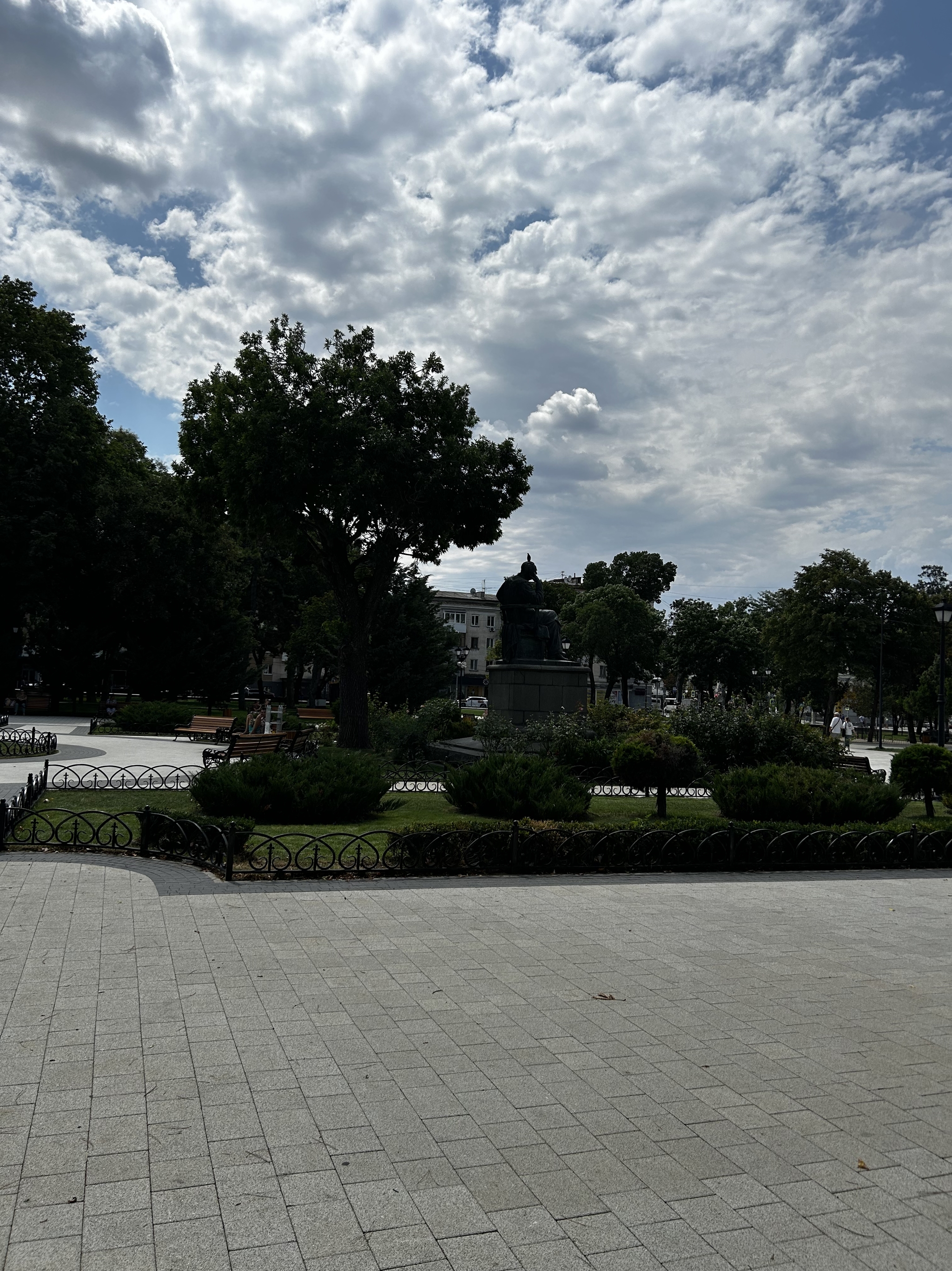 Simferopol is a city where the parks were not built with houses - My, The photo, The park, Simferopol, Walk, Crimea, Longpost