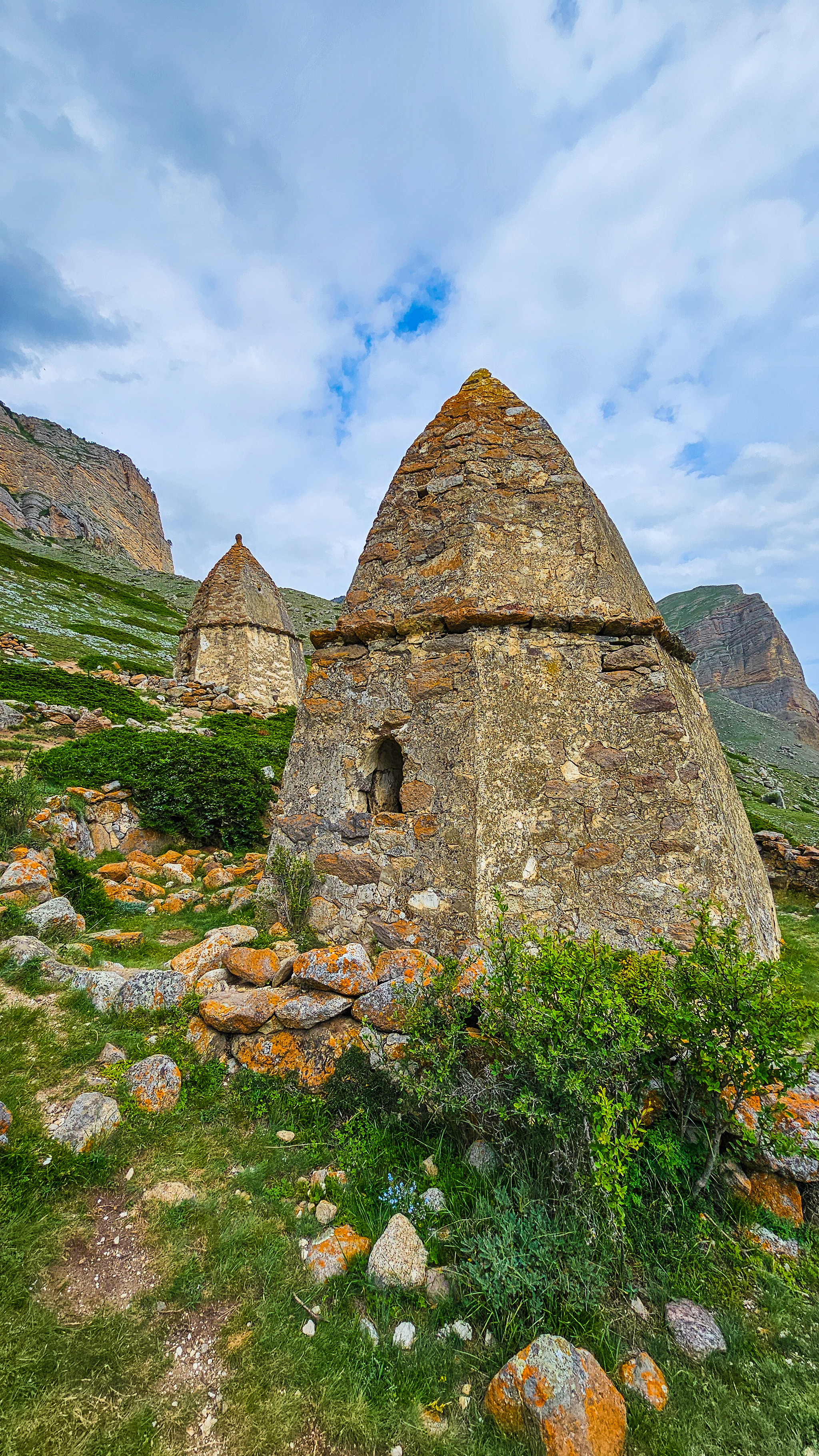 Eltuby Crypts - My, Travel across Russia, The mountains, Vacation, Kabardino-Balkaria, Chegem, Chegem gorge, Chegem waterfalls, Burial, Crypt, Longpost