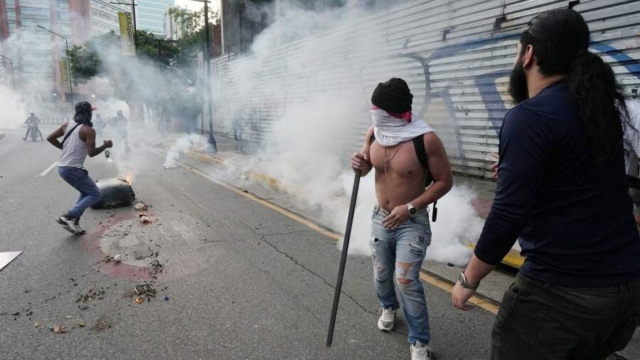 Action of dissent: protests erupted in Venezuela after Maduro's re-election - news, Venezuela, Protest, Disorder, Elections, Nicholas Maduro, Media and press, Vertical video, RBK, Politics, Video, Longpost