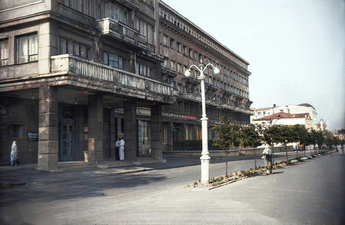 Горький в 1950-е годы. 20 раскрашенных фотографий Нижнего Новгорода 70-летней давности - Моё, Колоризация, Старое фото, Историческое фото, Города России, Фотография, Нижний Новгород, Ока, Река Волга, СССР, 50-е, История города, Детство в СССР, Длиннопост