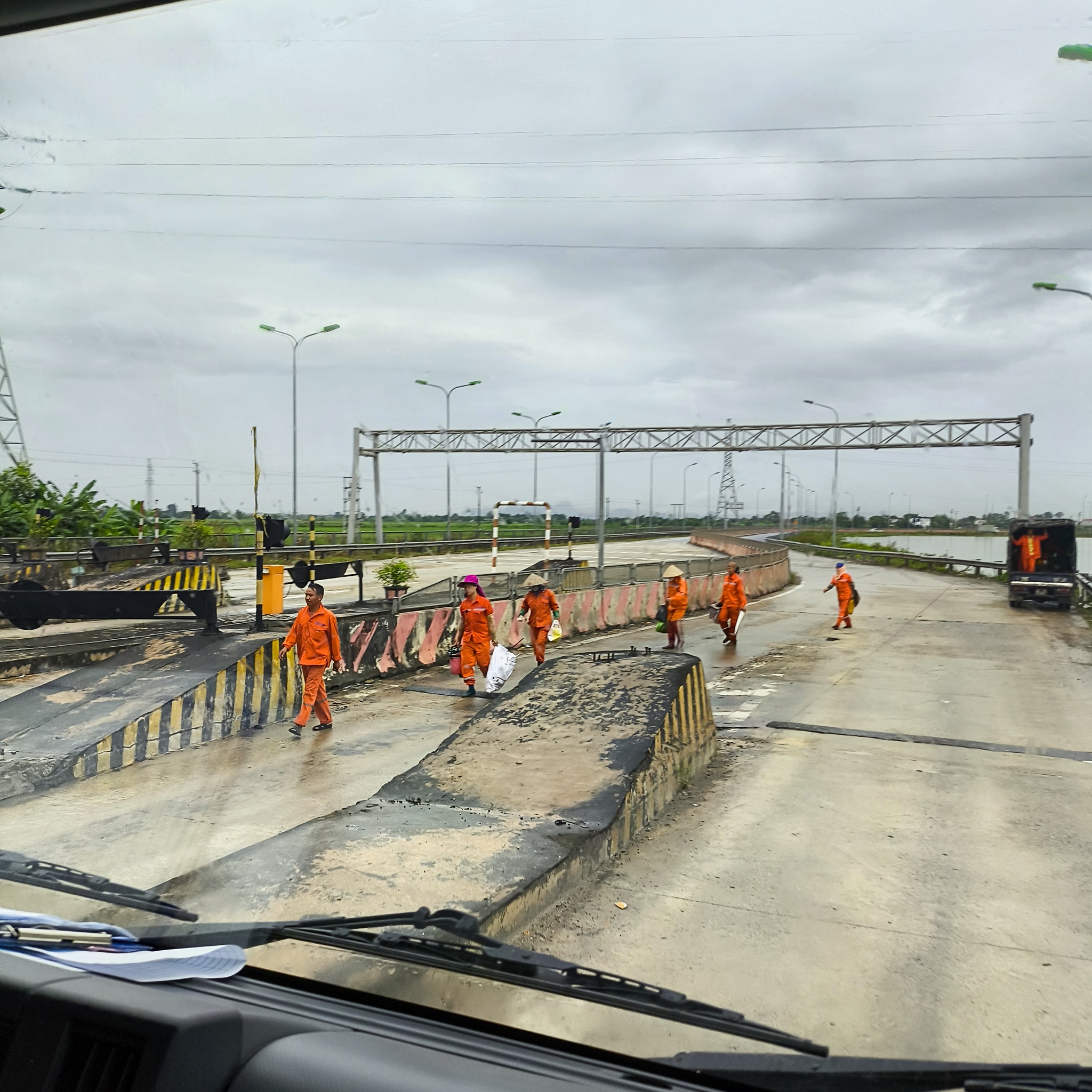 Diary of a trip to Melanesia. Vietnam. Day 40. Here comes the rain - My, Travels, Drive, Camping, Hitch-hiking, Vietnam, Around the world, Informative, People, Video, Longpost