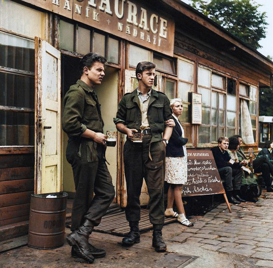 Shards of history: Interesting and rare retro photographs of Europe. 20 colored photographs of the twentieth century. Part IV - My, Historical photo, Old photo, The photo, Colorization, Europe, France, Spain, Poland, Belgium, Italy, Hungary, 20th century, Longpost