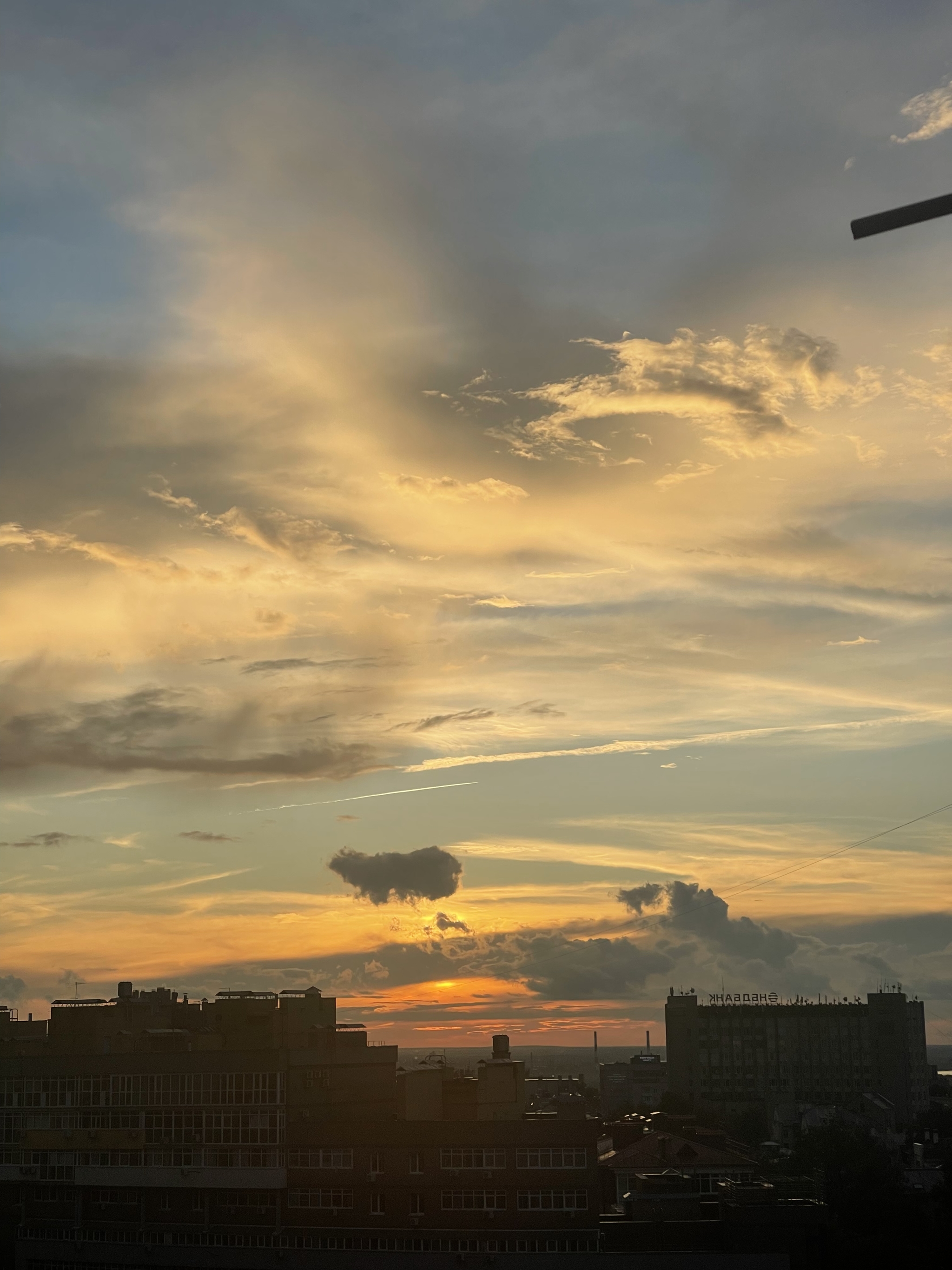 Luxurious sky of Nizhny Novgorod - My, Sky, Clouds, The photo, Mobile photography, Nizhny Novgorod, beauty, Longpost