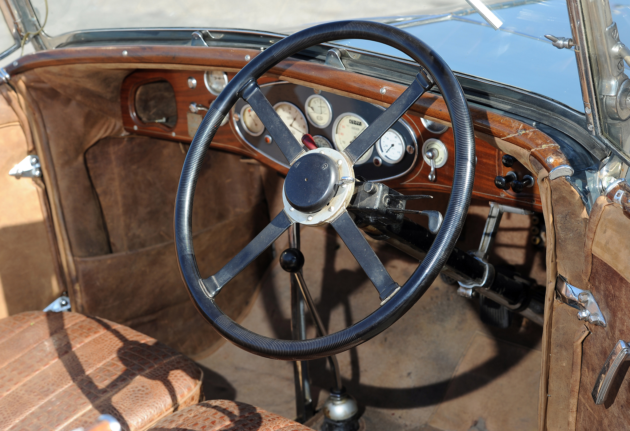 Delage D8 Cabriolet by Chapron - Ретроавтомобиль, История автомобилей, 1931, Двигатель, Приборная панель, Интерьер, Экстерьер, Длиннопост