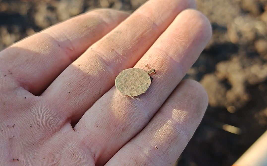 I accidentally came across the remains of an ancient building in a pit and decided to check them with a metal detector - My, Find, Abandoned, Search, Longpost