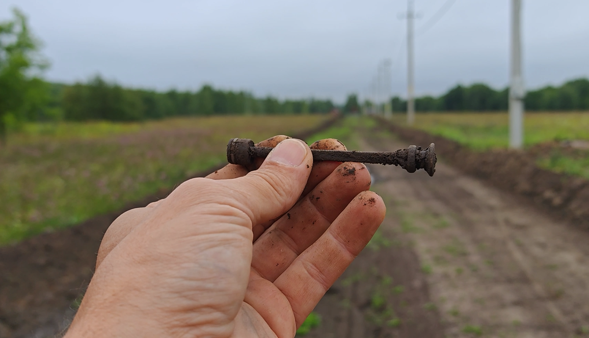 I accidentally came across the remains of an ancient building in a pit and decided to check them with a metal detector - My, Find, Abandoned, Search, Longpost