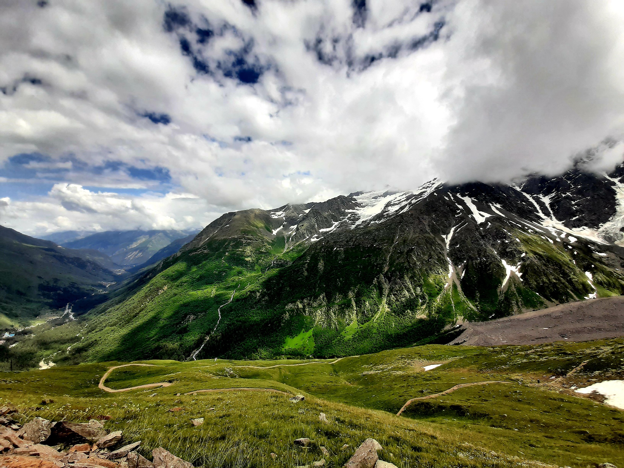 “Happiness is just around the corner, it’s in the mountains” - My, Travel across Russia, The nature of Russia, Caucasus mountains, The mountains, Kabardino-Balkaria, Mobile photography, beauty, Longpost