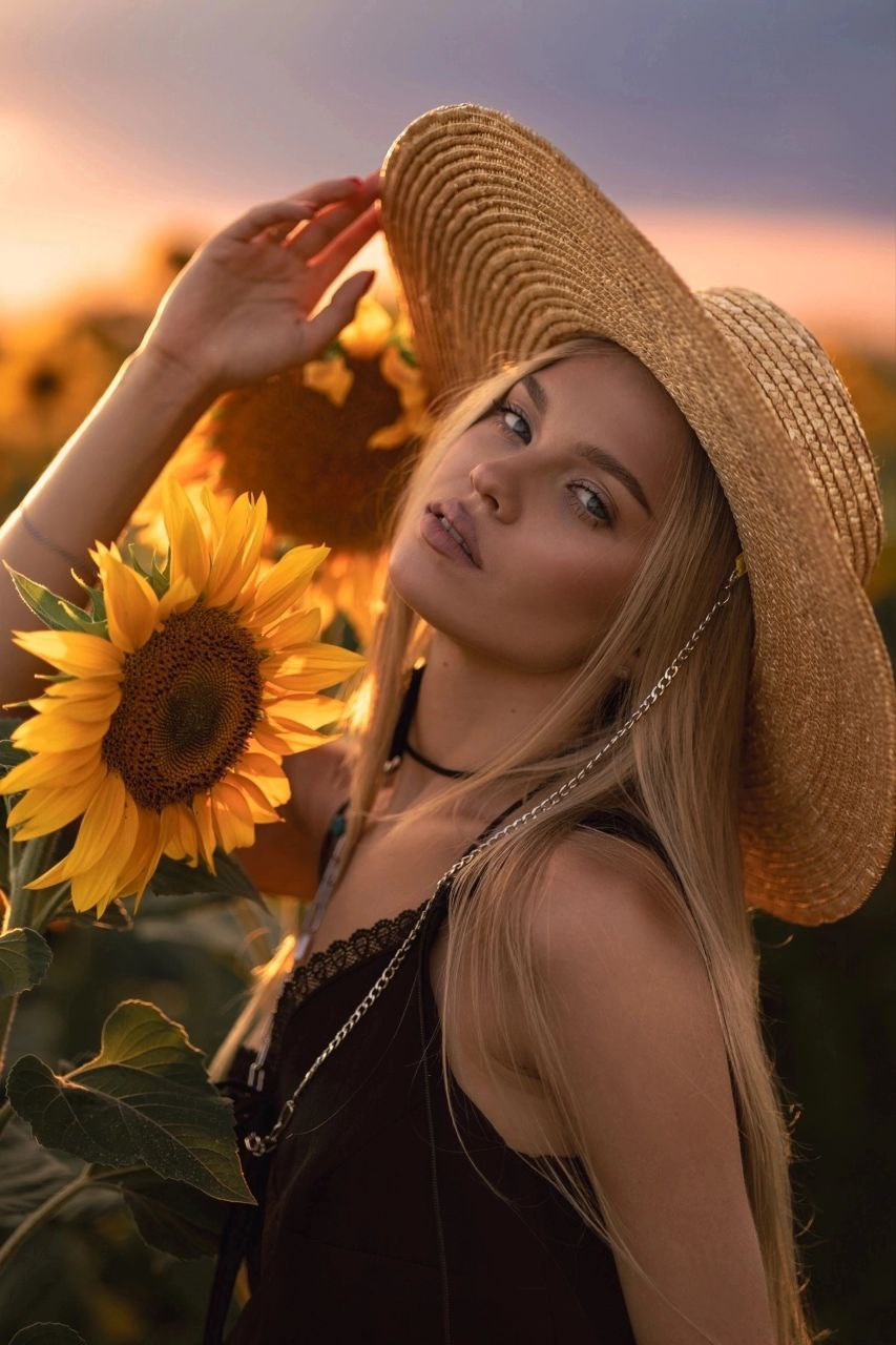 Sunflowers and which lady among them steals the campaign - beauty, The photo, Girls, PHOTOSESSION, Professional photo shoot, Fashion model, Professional shooting, Beginning photographer, Video, Youtube, Longpost