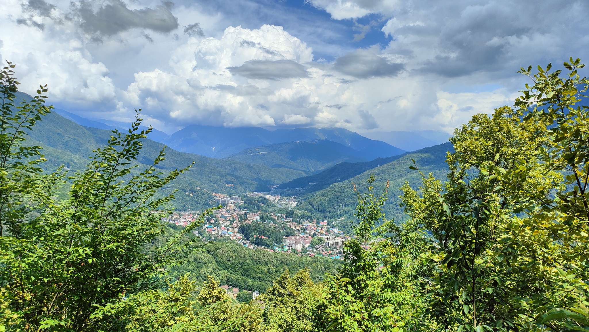 Observation deck (Krugozor Efremova) in the village of Krasnaya Polyana - My, Krasnaya Polyana, Mobile photography, Beautiful view, The mountains, Caucasian Reserve, Video, Longpost, Sochi, Nature