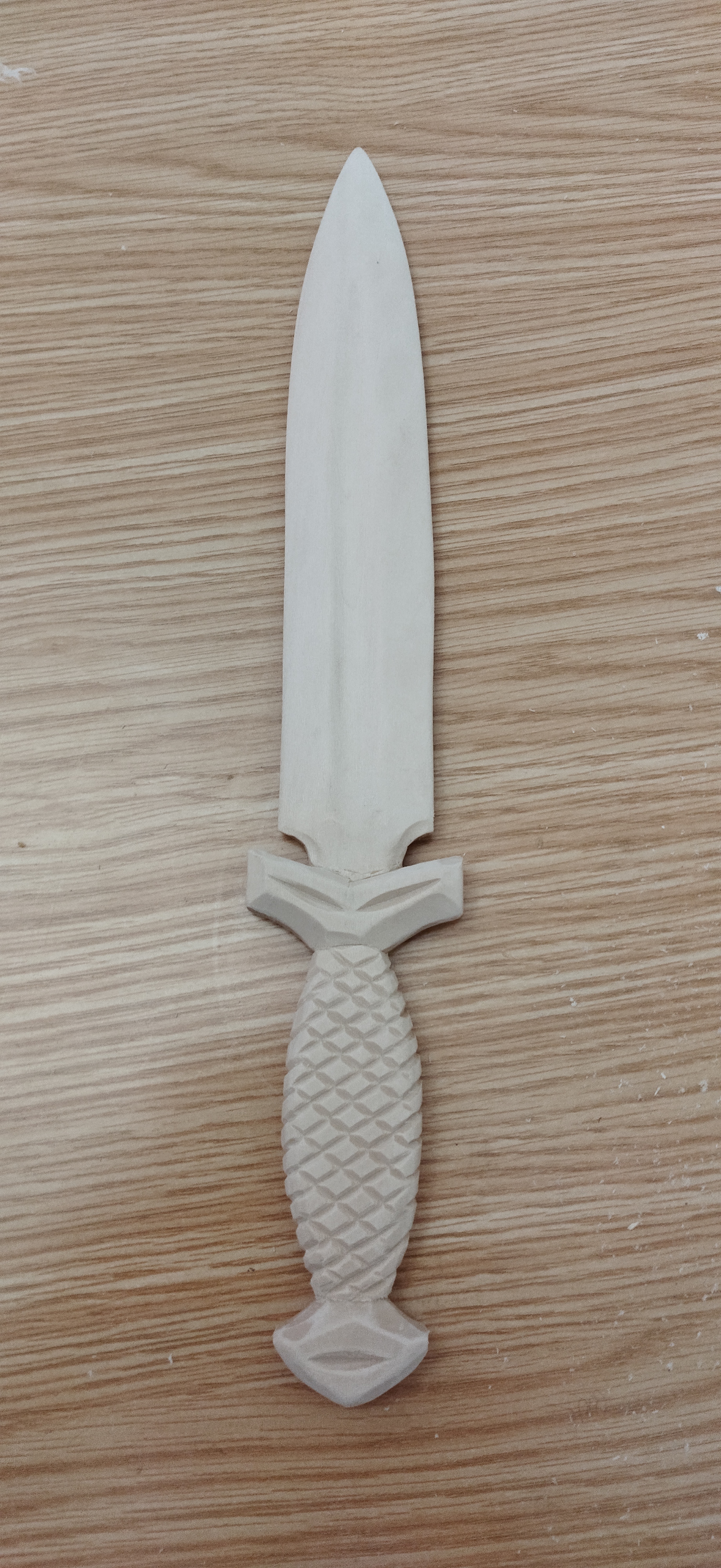 Wooden knives! (From scraps of linden lining) - My, Wood carving, Thread, Woodworking, Linden, Tree, Knife, Steel arms, Models, With your own hands, Computer games, Longpost, Needlework with process