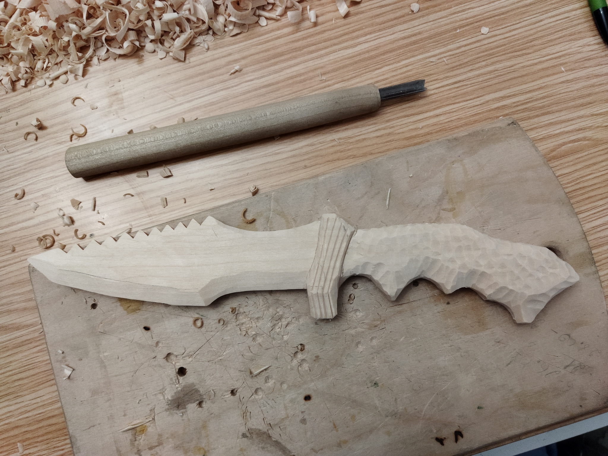 Wooden knives! (From scraps of linden lining) - My, Wood carving, Thread, Woodworking, Linden, Tree, Knife, Steel arms, Models, With your own hands, Computer games, Longpost, Needlework with process