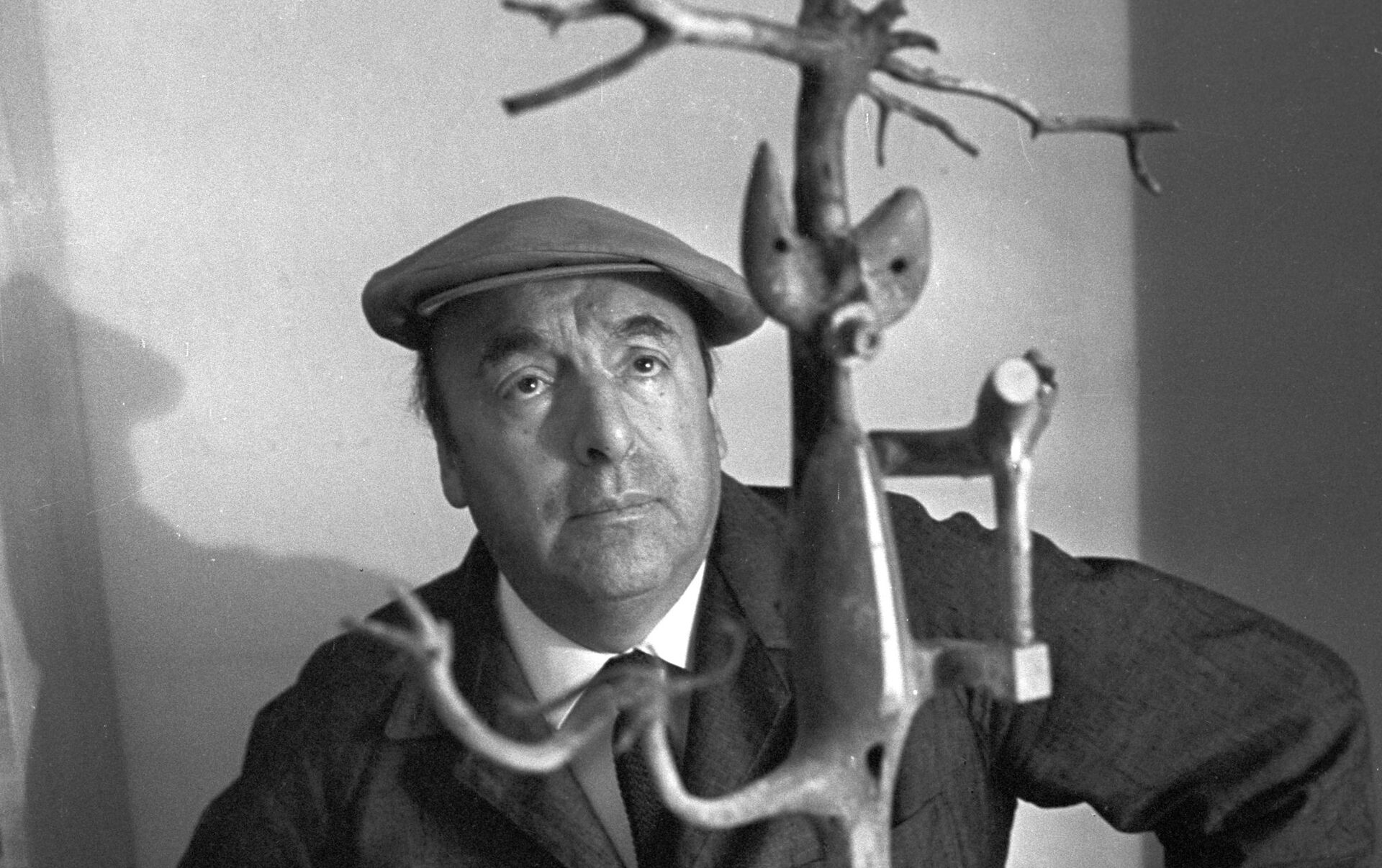 “Away from everyone, I speak to everyone” - on the 120th anniversary of the birth of Pablo Neruda - Pablo Neruda, Поэт, Poetry, Biography, Chile, Books, Poems, Longpost