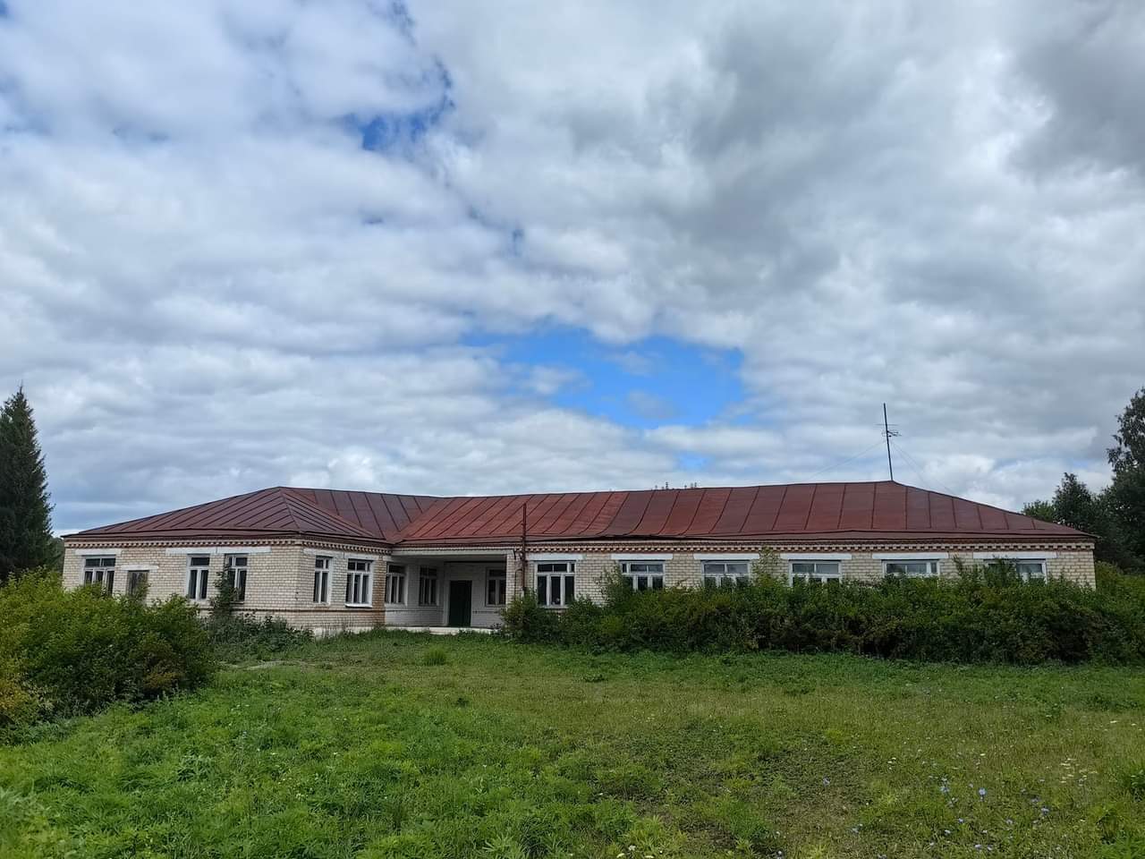 I accidentally ended up in an abandoned school - and strange things began to happen there. - My, School, Abandoned, Video, Longpost, The photo