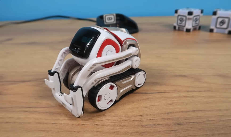 Anki Cozmo robot review: Artificial intelligence in your hands - My, Emotions, Chinese goods, AliExpress, Products, Toys, Games, Robot, Purchase, Longpost