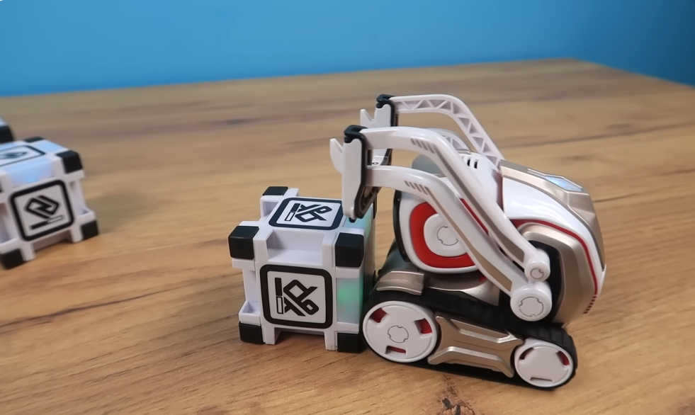 Anki Cozmo robot review: Artificial intelligence in your hands - My, Emotions, Chinese goods, AliExpress, Products, Toys, Games, Robot, Purchase, Longpost