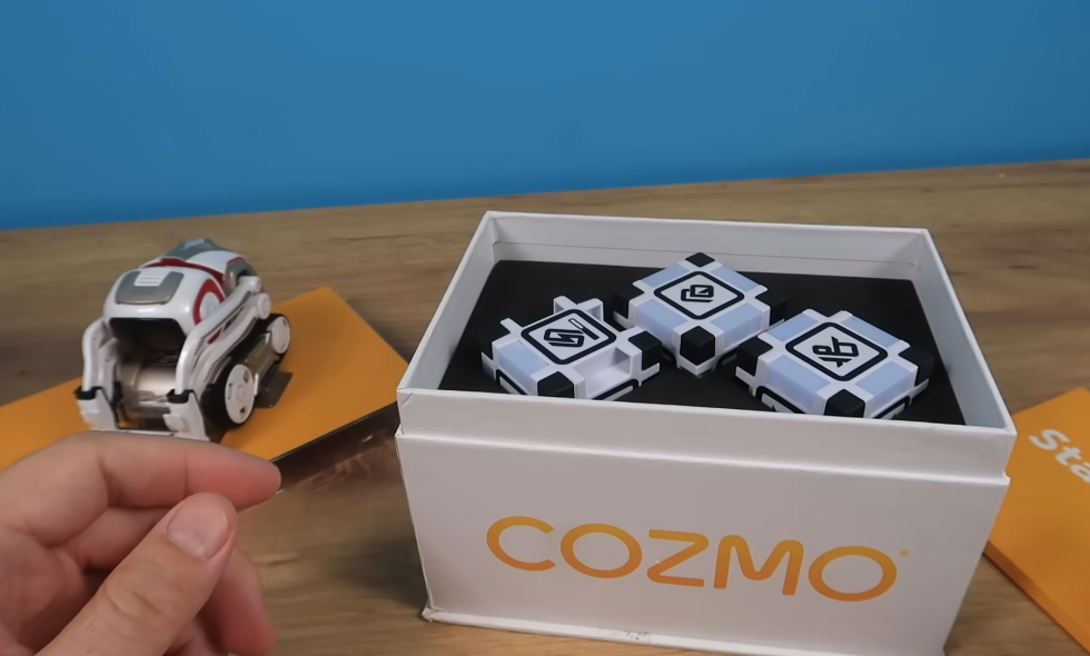 Anki Cozmo robot review: Artificial intelligence in your hands - My, Emotions, Chinese goods, AliExpress, Products, Toys, Games, Robot, Purchase, Longpost