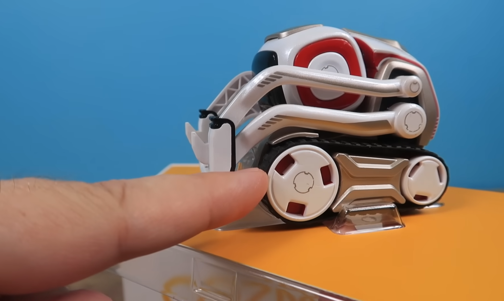 Anki Cozmo robot review: Artificial intelligence in your hands - My, Emotions, Chinese goods, AliExpress, Products, Toys, Games, Robot, Purchase, Longpost