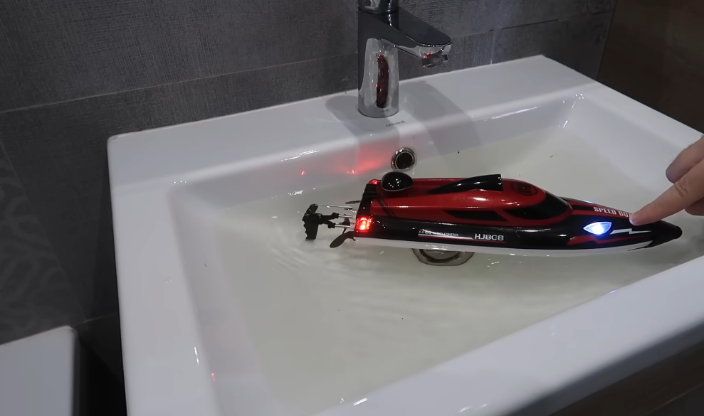 Inexpensive speedboat HJ 808 from AliExpress: Test drive and underwater adventures - My, Chinese goods, AliExpress, Products, Toys, Boat, Radio controlled models, Longpost