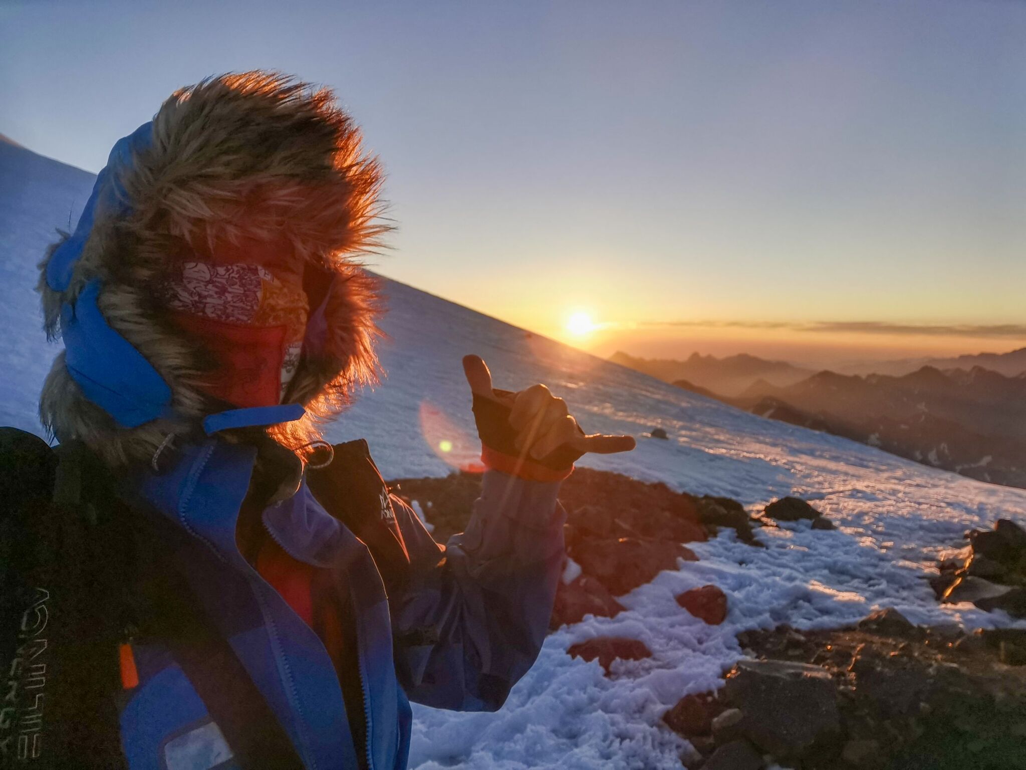 Day of accidental ascent to Elbrus, August 4, 2024 - My, Mountain tourism, Tourism, Hike, Camping, The photo, Elbrus, The mountains, The rocks, Travels, Caucasus, Climbing, Video, Longpost