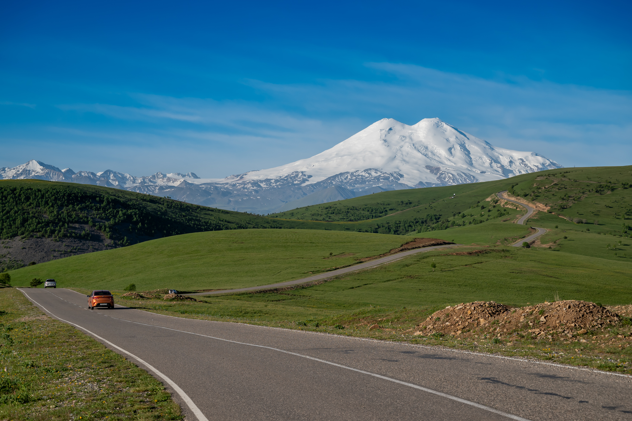 On the way to the Djily-Su tract. Elbrus - My, The mountains, Caucasus mountains, Jily-Su, Elbrus, Mountain tourism, Longpost, Flowers, Nature, The photo