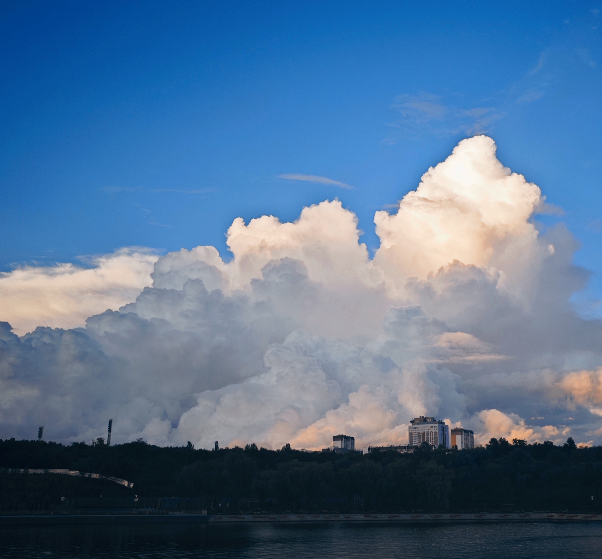 Clouds - heavenly cities - My, Mobile photography, Tolyatti, Clouds, Sky, Cumulus, The photo, Summer, Longpost