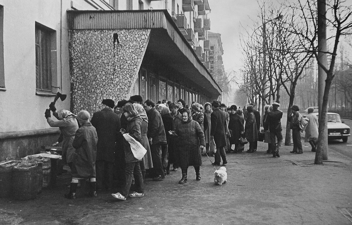 Reply to the post “What were stores like in the USSR? 20 colored photos from Soviet stores that will prove that there was not always a shortage.” - My, Historical photo, Old photo, The photo, Score, Colorization, the USSR, Made in USSR, 60th, 70th, 80-е, Childhood in the USSR, Longpost, Reply to post