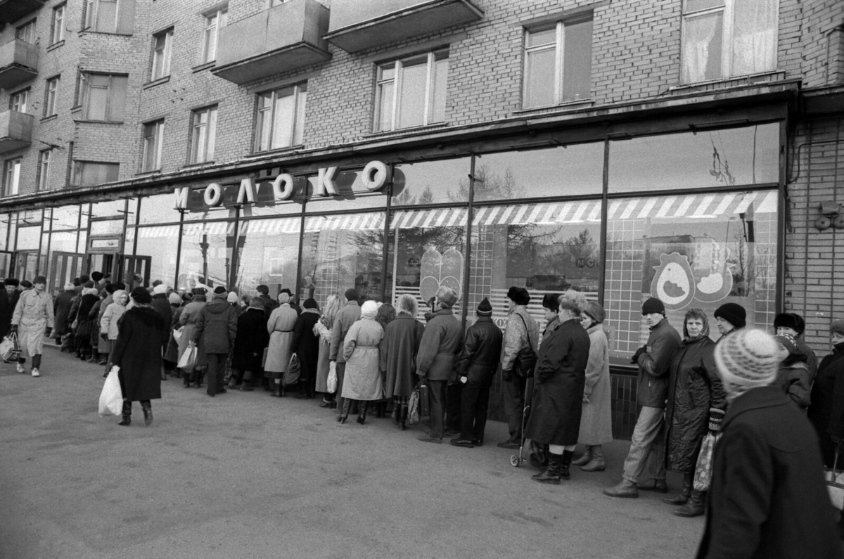 Reply to the post “What were stores like in the USSR? 20 colored photos from Soviet stores that will prove that there was not always a shortage.” - My, Historical photo, Old photo, The photo, Score, Colorization, the USSR, Made in USSR, 60th, 70th, 80-е, Childhood in the USSR, Longpost, Reply to post