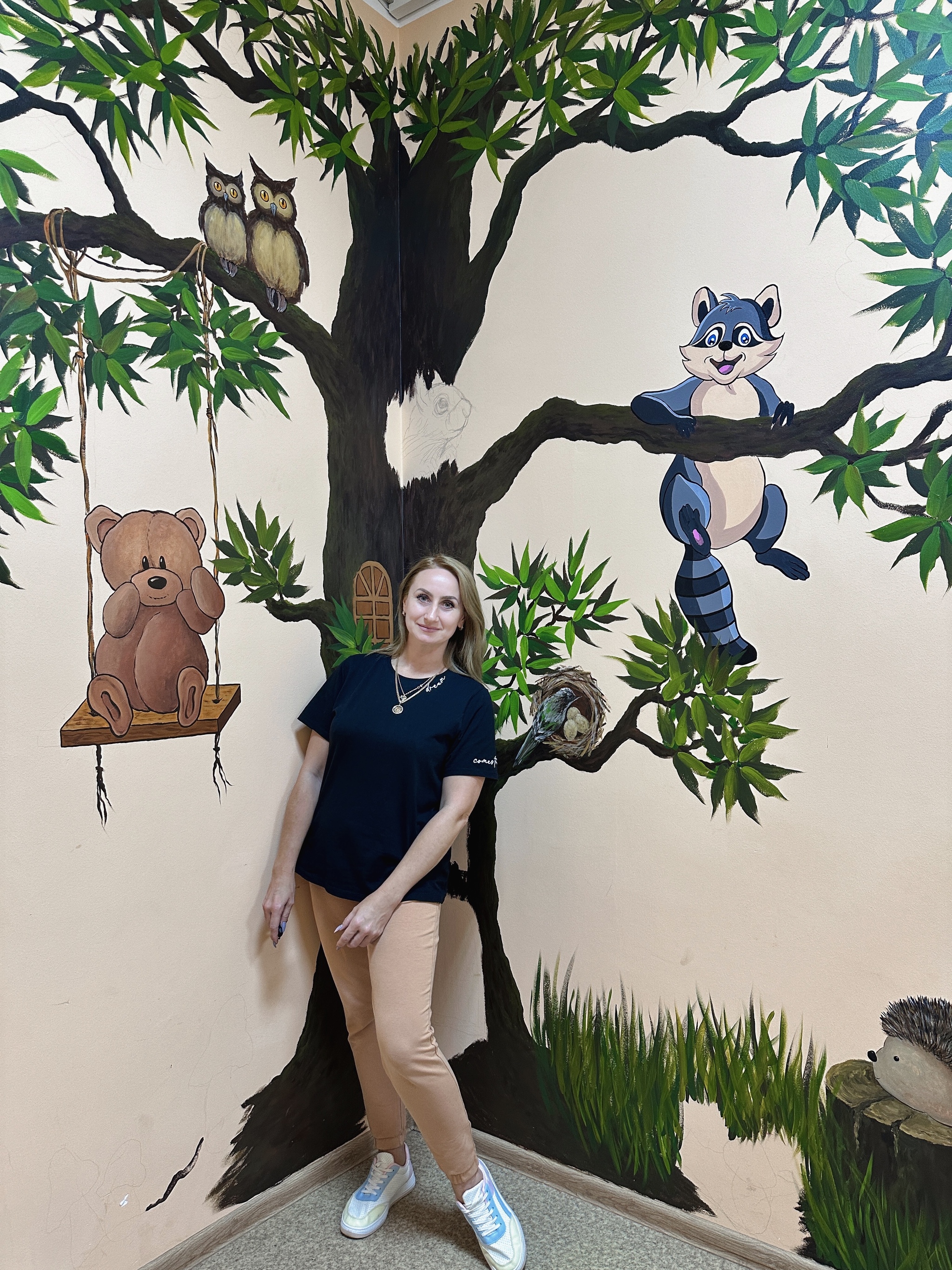 Painting a children's corner - My, Handmade, Painting, Creation, Creative people, Longpost, Artist, Art, Wall painting, Fairy-tale animals, Raccoon, Owl, Acrylic, Video, Vertical video