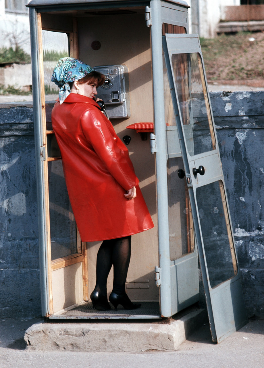 Fashionista in a phone booth. Minsk, 1967 - Telegram (link), the USSR, Made in USSR, Retro, Fashion, Vintage, 60th, Telephone, Minsk, Childhood in the USSR