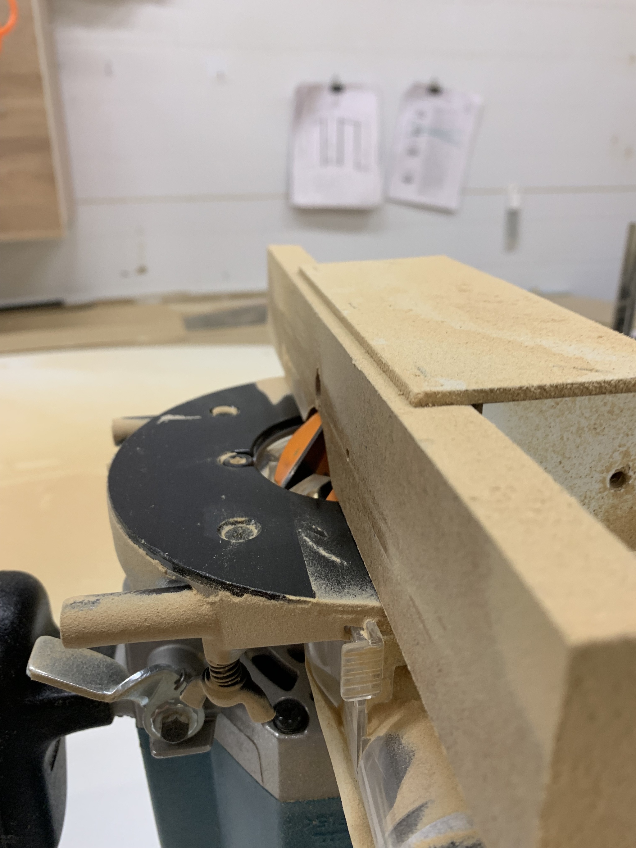 Attachment for a large router with a dust collector and connection to a vacuum cleaner - My, Carpenter, Workshop, Life hack, Is free, Needlework with process, Mat, Longpost