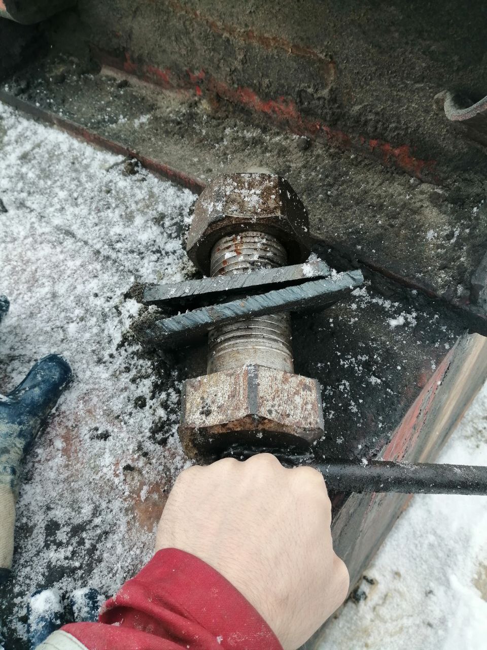 Will it pass as a pick-up bolt? xD - My, Drilling, Oil production, Oil workers, Watch, Shift workers, Siberia, Gas, Gas production, Pombour, Drillers, Drilling Fluid, Engineer, Pick-up headphones, Industry, The photo