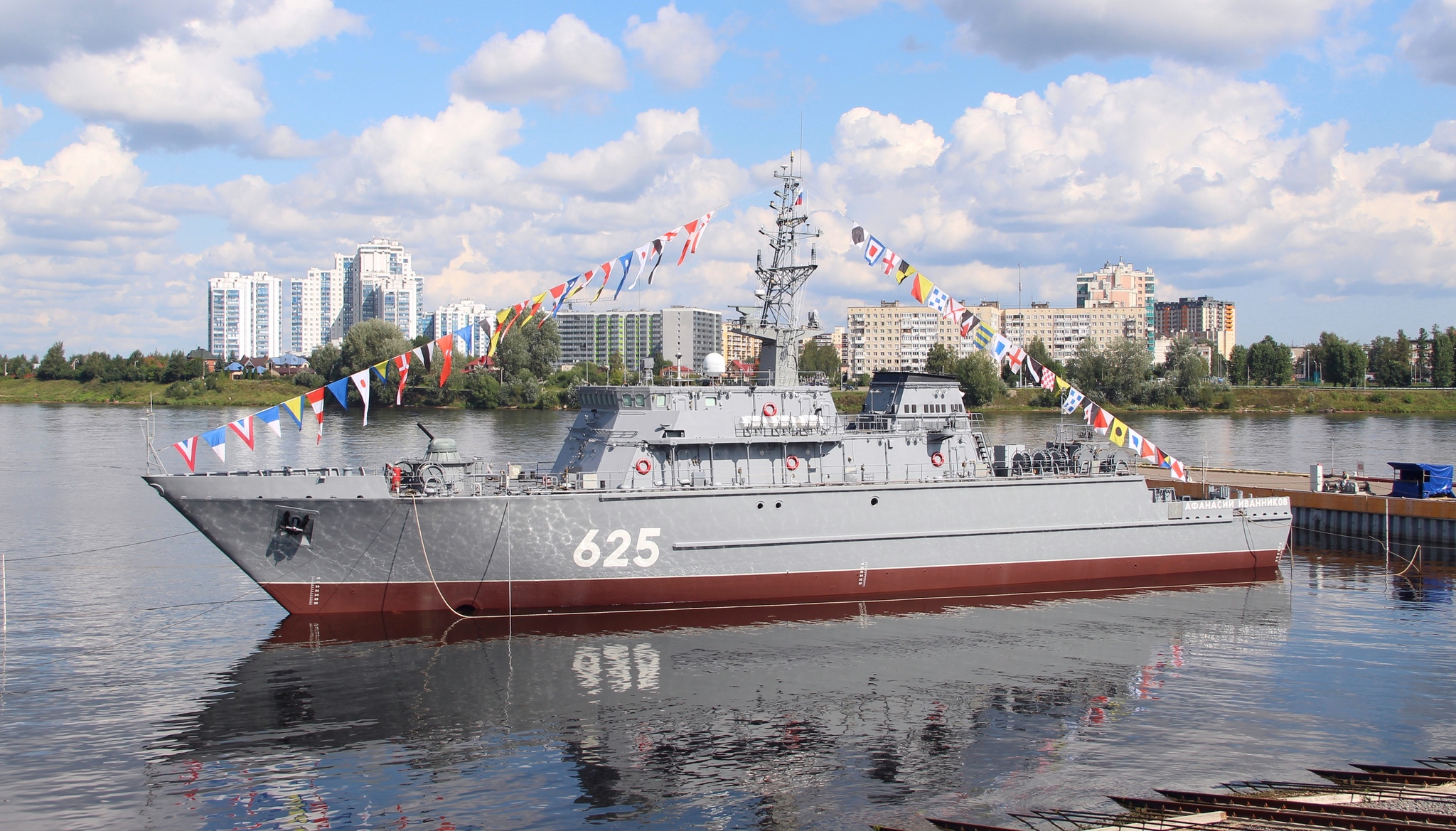 Reply to the post “A mine defense ship was launched in St. Petersburg” - Transport, Production, Saint Petersburg, Sea, Video, Telegram (link), Navy, Reply to post, VKontakte (link), Longpost, Politics, Minesweeper, Russia, news, launching