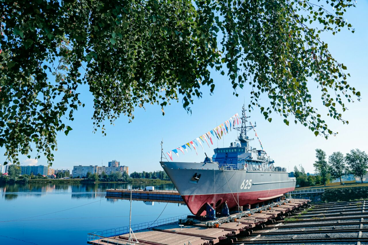 Reply to the post “A mine defense ship was launched in St. Petersburg” - Transport, Production, Saint Petersburg, Sea, Video, Telegram (link), Navy, Reply to post, VKontakte (link), Longpost, Politics, Minesweeper, Russia, news, launching