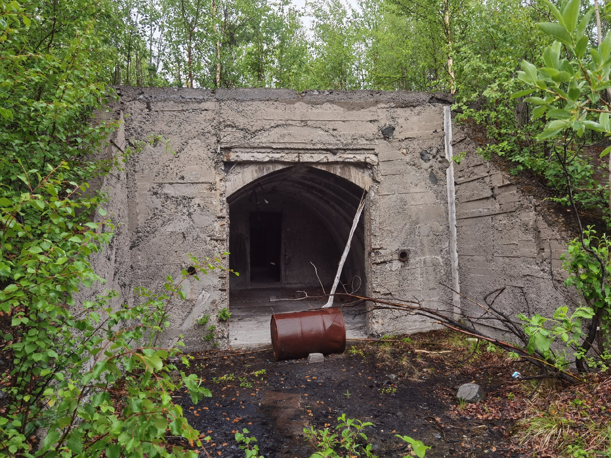 A two-story bunker in the middle of a forest in northern Russia. Unfinished USSR era - Bunker, Military, Made in USSR, Abandoned, Yandex Zen, Yandex Zen (link), Longpost