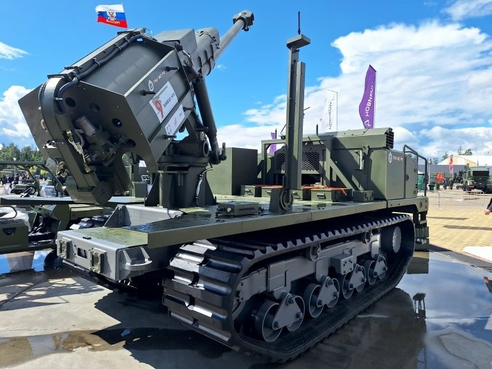 The new 122-mm self-propelled gun on the Clover chassis was first shown at Army 2024 - Self-propelled gun, Robotics, Clover, Technics