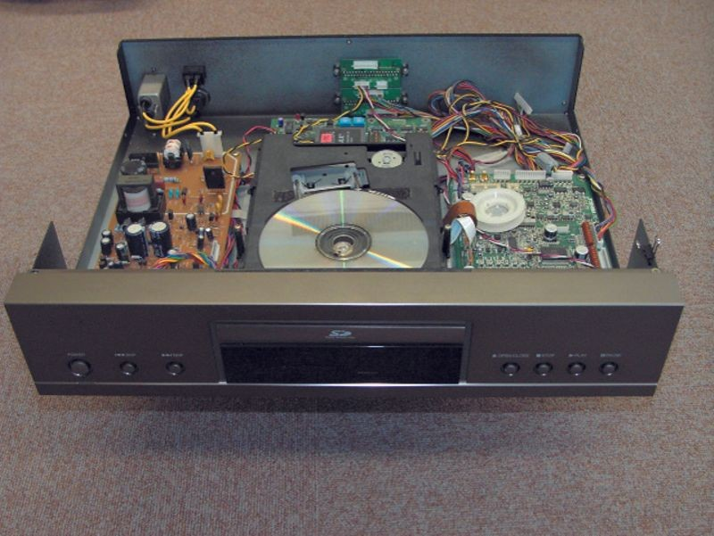 2000: Blue laserdisc prototype for high-definition video storage - IT, Technologies, Innovations, Inventions, Sony, Toshiba, Blue Ray, Longpost, Blu-Ray