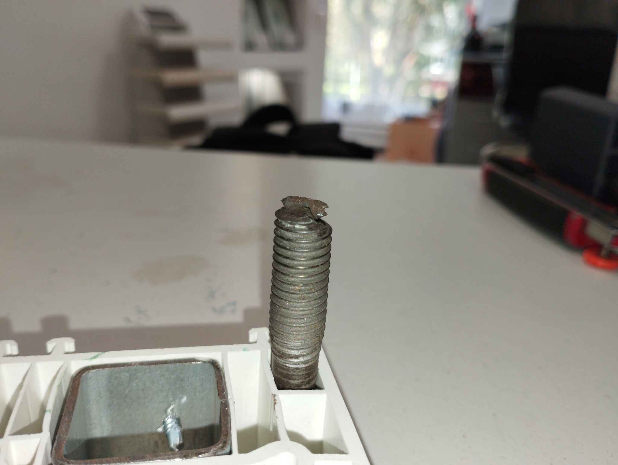 The bolt broke. It's decided. But how? - My, Bolt, Thank you, How?, Car service