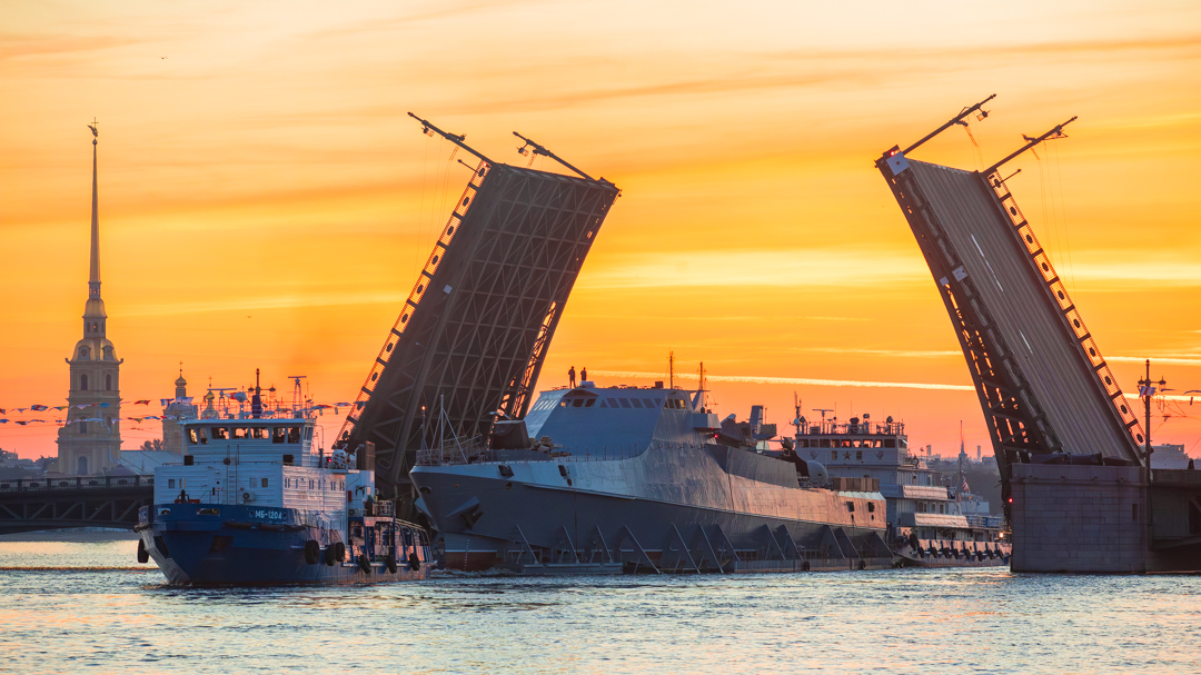 Beautiful. Corvette Victor the Great arrived for completion in St. Petersburg having covered more than 1 thousand km - news, Russia, Navy, Saint Petersburg, Tatarstan, Zelenodolsk, Corvette, The photo, Black Sea Fleet, Politics, Longpost