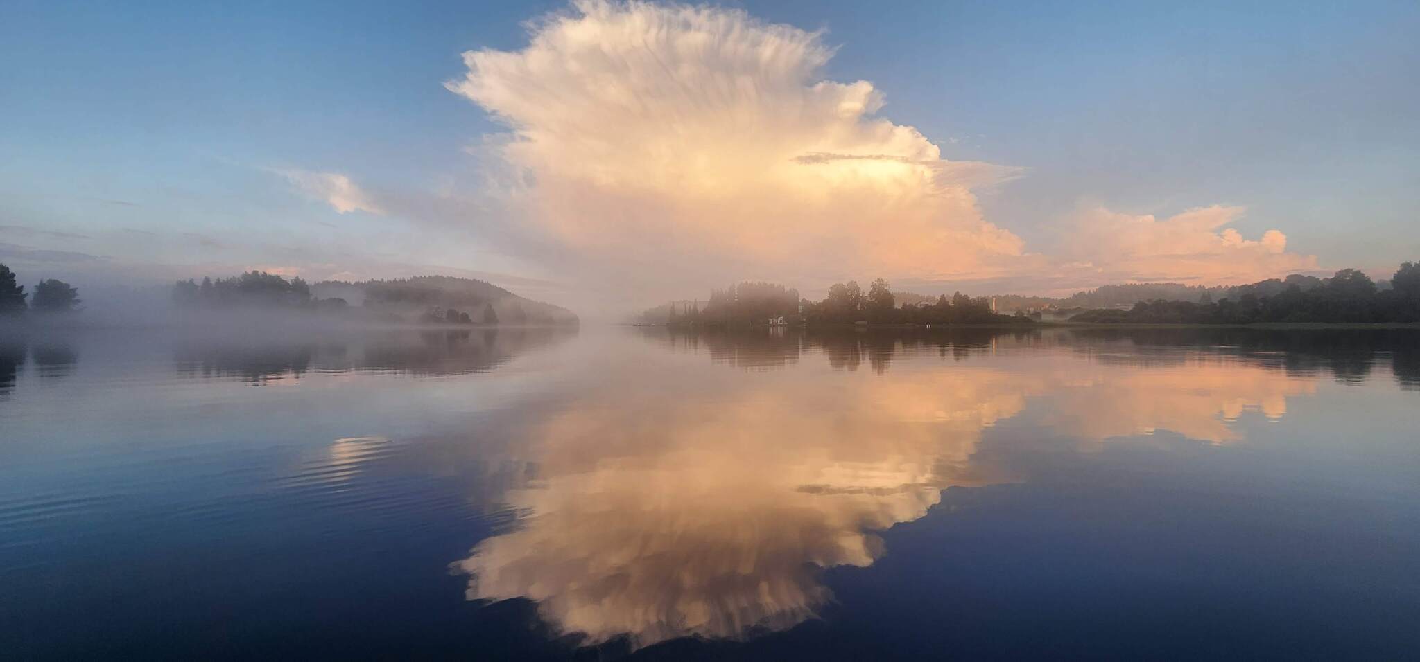 Republic of Karelia, Lake Ladoga - My, Карелия, Ladoga lake, Sky, Mobile photography, Clouds, Reflection, Evening, Sunset