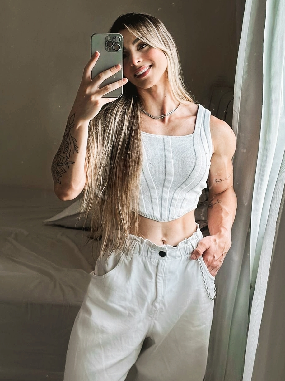 Akila Thais Santos - Girls, Sports girls, Strong girl, Muscle, Bodybuilders, Selfie, Press, Arms, Brazil, Video, Vertical video, Instagram (link), Longpost