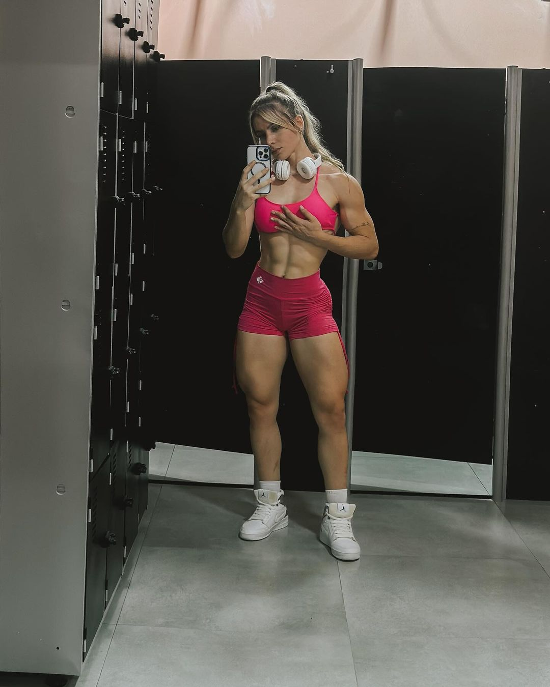 Akila Thais Santos - Girls, Sports girls, Strong girl, Muscle, Bodybuilders, Selfie, Press, Arms, Brazil, Video, Vertical video, Instagram (link), Longpost