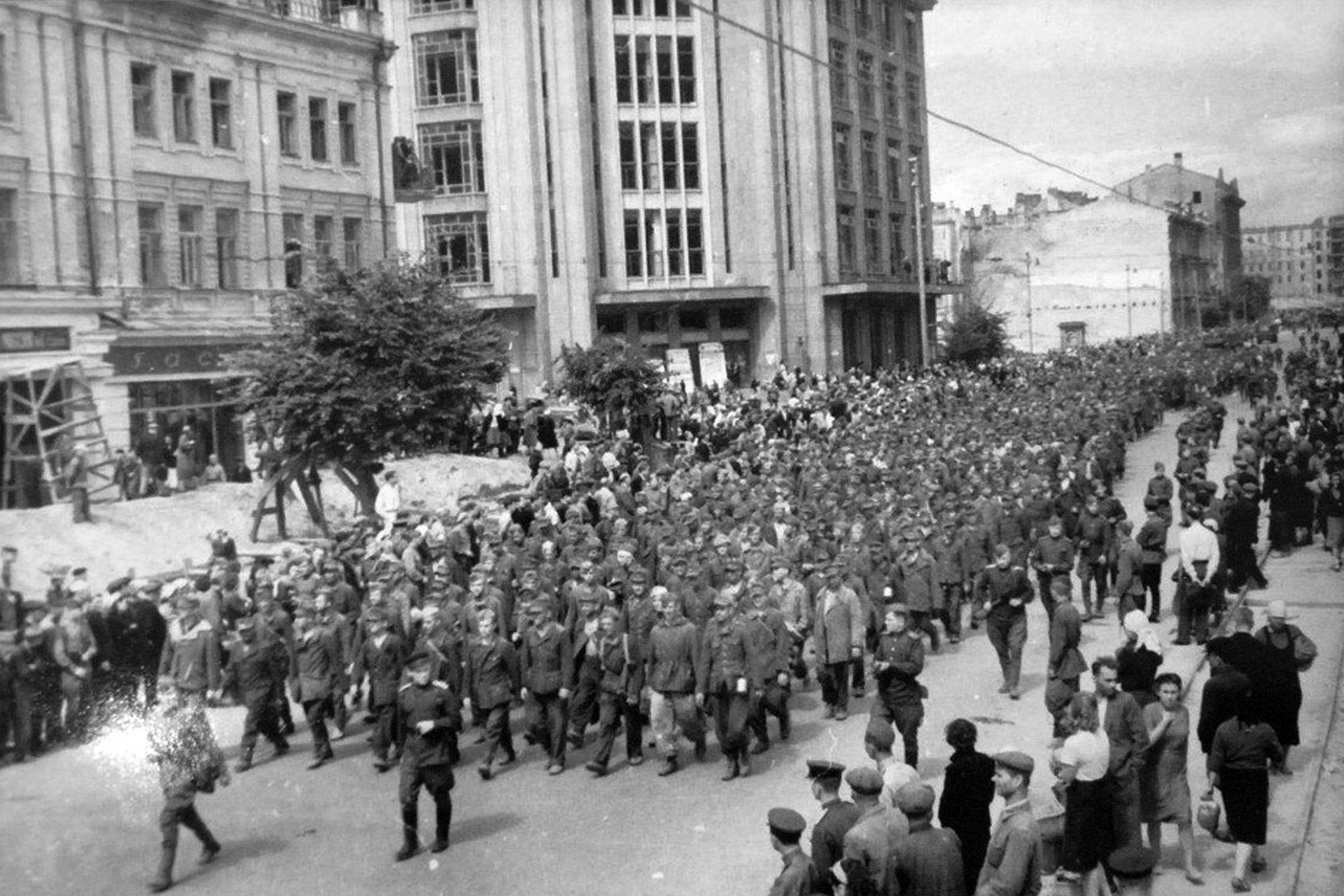 March of shame of the Nazis in Kyiv - the USSR, The Great Patriotic War, Military history, История России, Nazism, Kiev, Victory, Winners, Red Army, Fascists, The soldiers, Telegram (link), Longpost